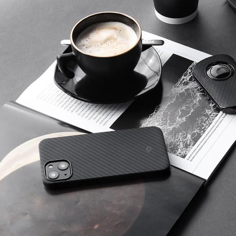 Pitaka iPhone 13 Aramid Grey Twill dėklas KI1301M tik 59 €
